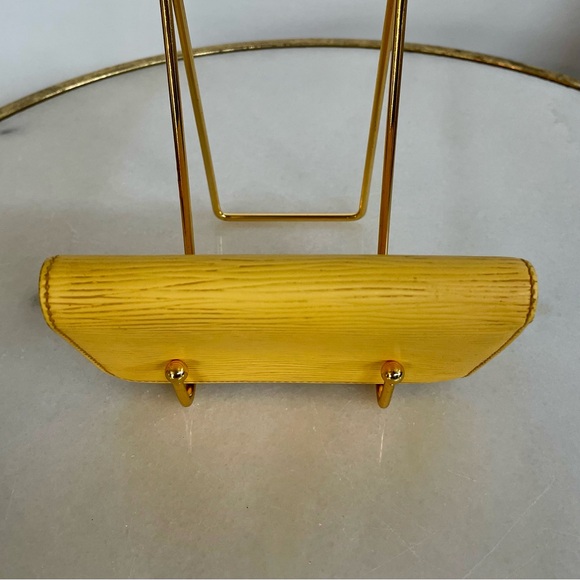 SOLD - Louis Vuitton Kisslock Wallet | LV Epi Leather Wallet - Picture 10 of 14